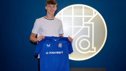 kaiyun sports-踢球者：萨尔茨堡和国米抢17岁后卫亚基罗维奇，开出数百万欧报价